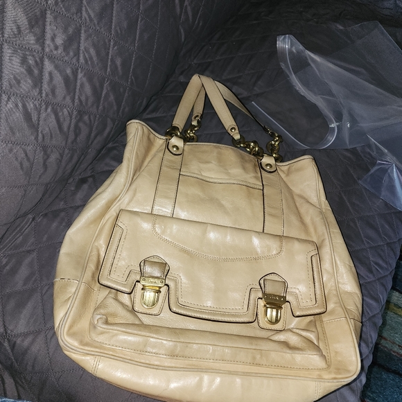 COACH GUC POPPY LEATHER NORTH/SOUTH PUSHLOCK LARGE TOTE BAG - Picture 7 of 16